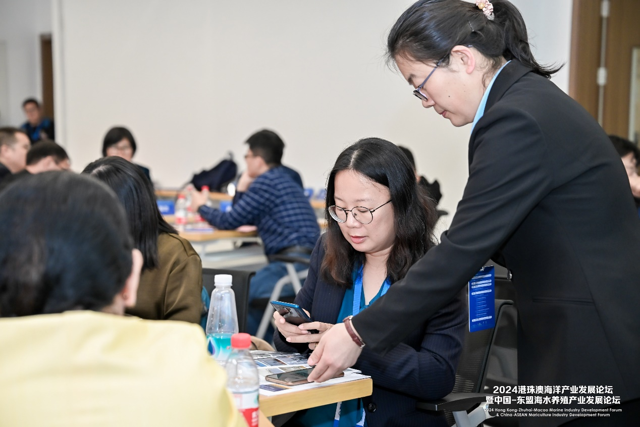 教授和乖乖女H灌满阮阮视频