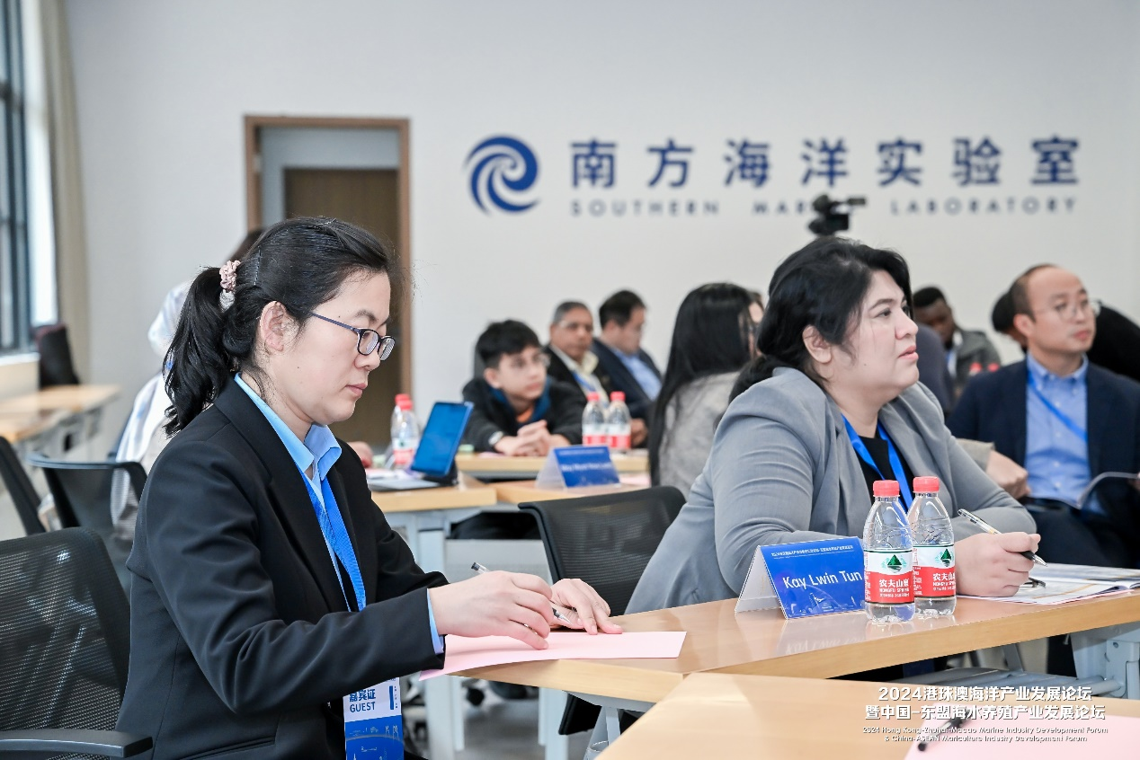 教授和乖乖女H灌满阮阮视频